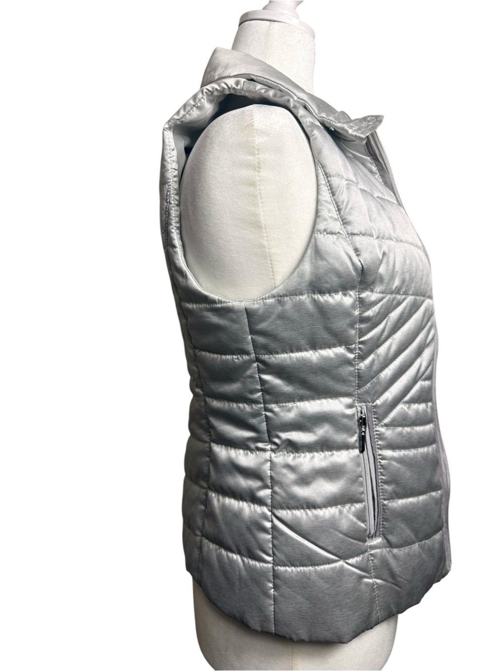 White House Black Market Silver Quilted Puffer Vest size XS - Picture 6 of 11